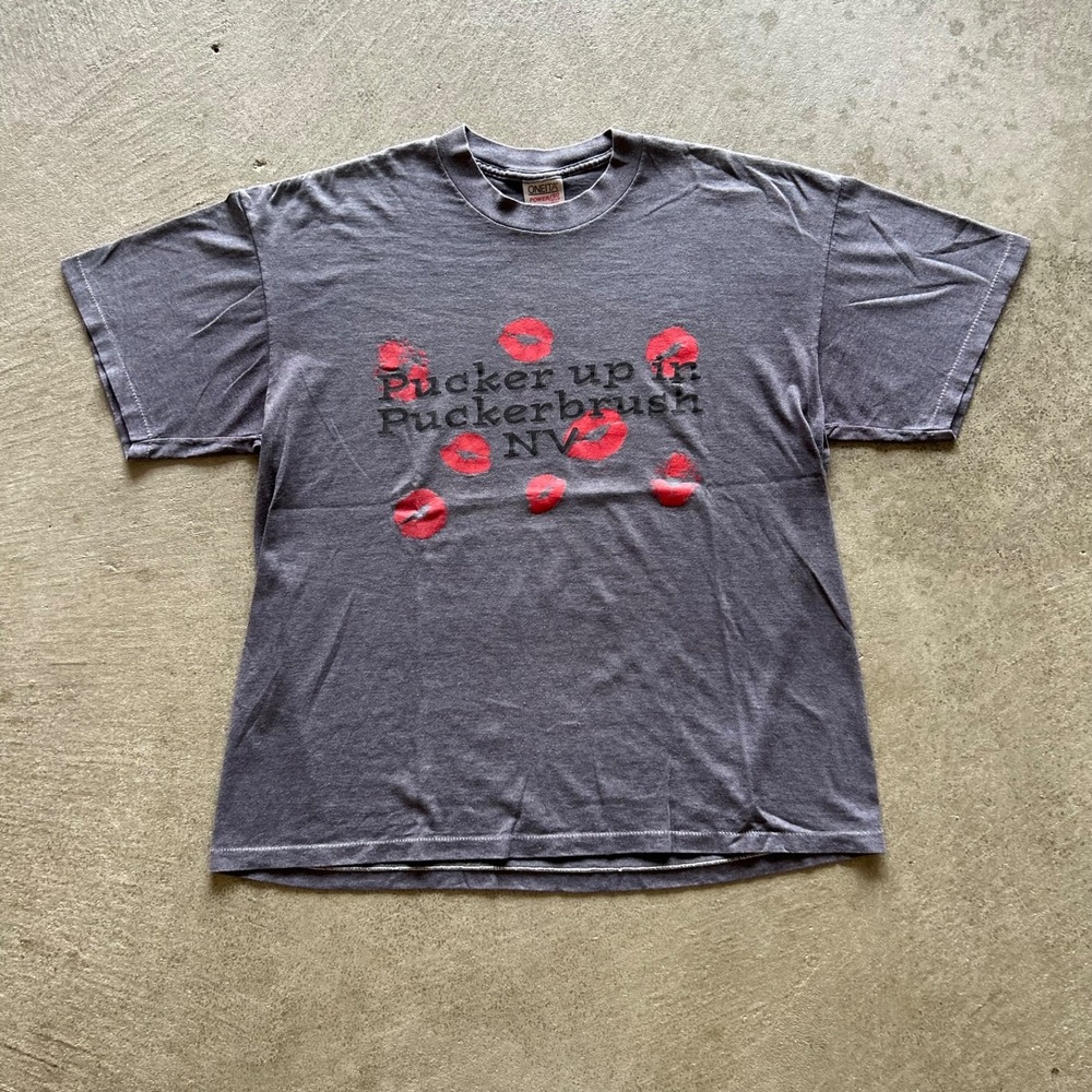 Vintage 90s Puckerbrush Nevada Shirt Size XL Gray Pucker Up Lipstick Kiss‎ Humor